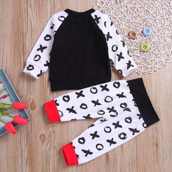 Infant Valentine Two Piece Set XOXO Hugs and Kisses Black White Red Heart Outfit - Picture 3 of 8